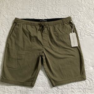 NWT Modern American Men’s lockdown short drawstring elastic waist army green